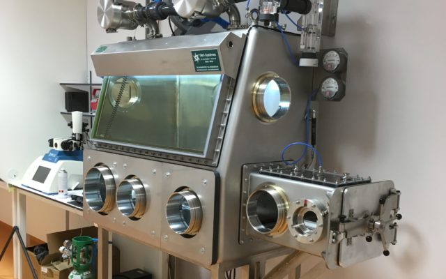 Lot de 4 boites à gants pour le projet GENESIS