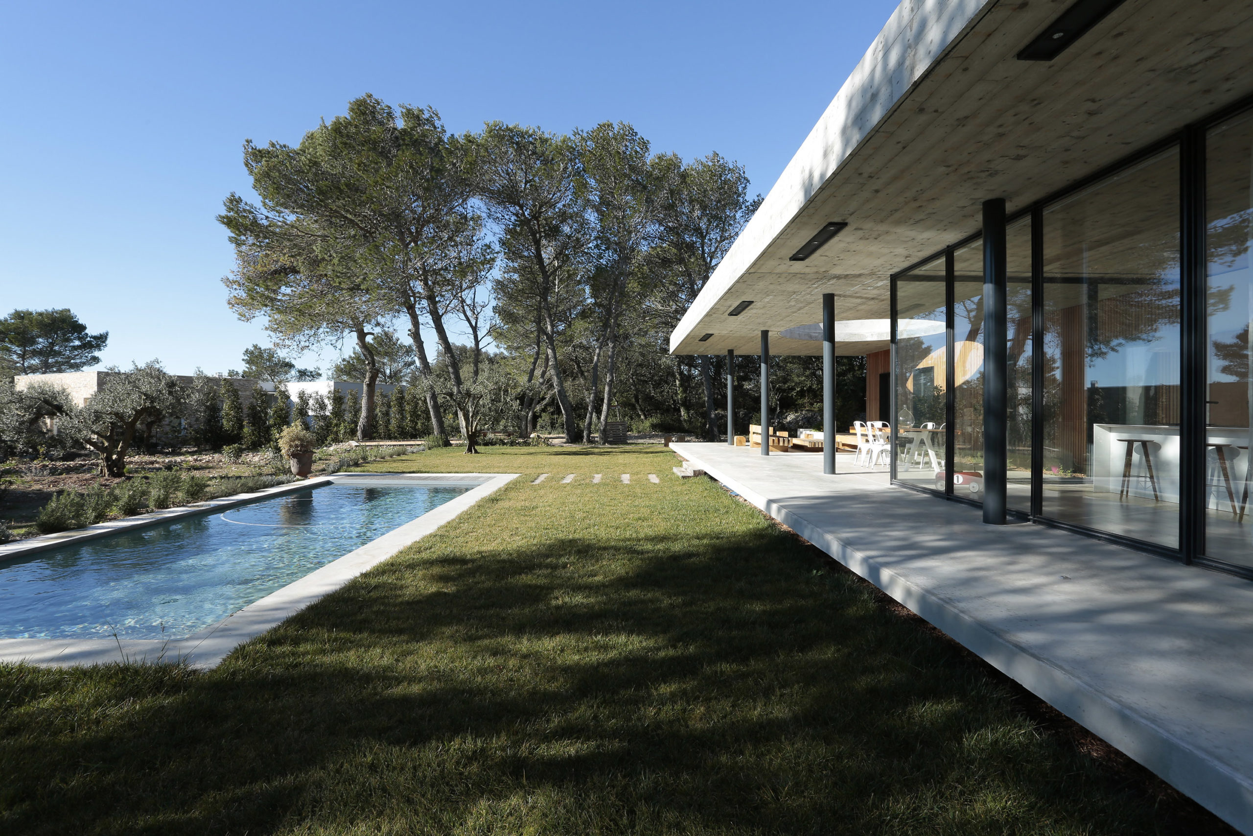 Maison d'architecte 0.82 avec une ouverture circulaire à Nîmes