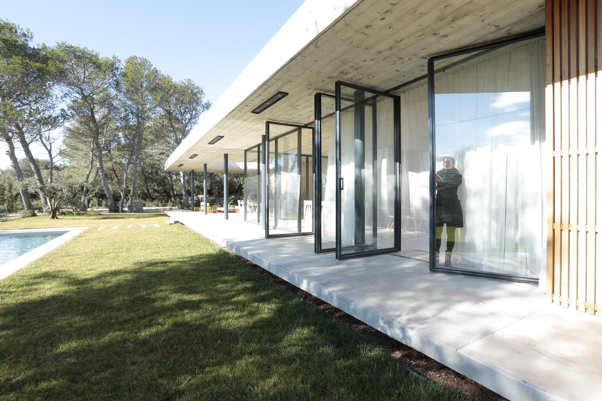 Maison d'architecte 0.82 avec une ouverture circulaire à Nîmes